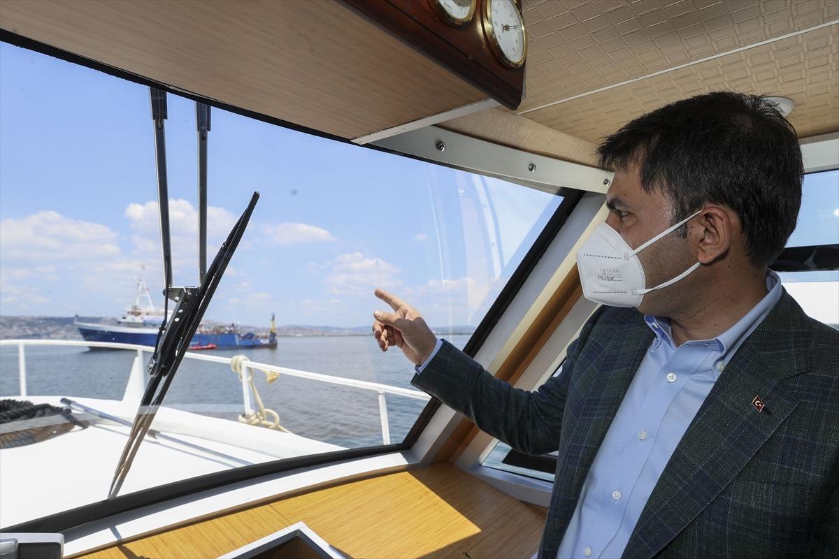 Bakan Kurum ODT&Uuml; araştırma gemisi Bilim-2'deki m&uuml;silajla m&uuml;cadele &ccedil;alışmalarını inceledi: (2)