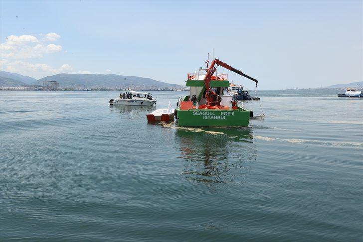 Bakan Kurum ODTÜ araştırma gemisi Bilim-2'deki müsilajla mücadele çalışmalarını inceledi: (2) G4