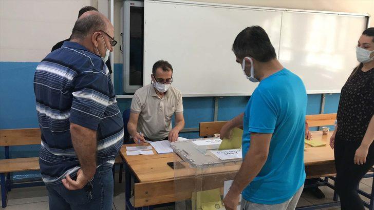 Adana, Mersin, Hatay ve Osmaniye'de vatandaşlar muhtarlık seçimi için sandık başında G2