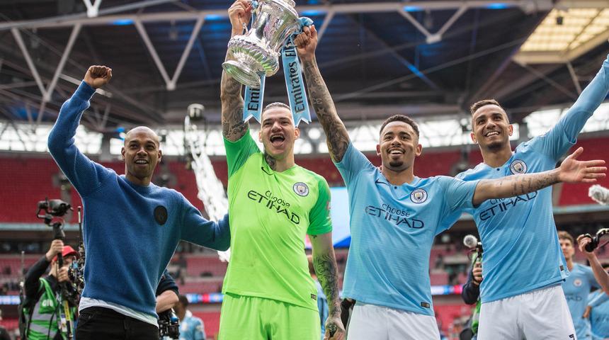 Galatasaray'dan Fernandinho bombası!