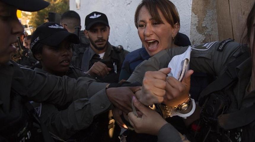 İsrail polisinden Kudüs’te Filistinlilere saldırı: 10 yaralı