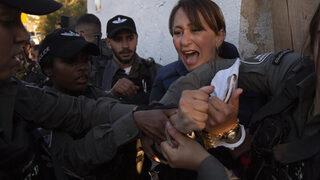 İsrail polisinden Kudüs’te Filistinlilere saldırı: 10 yaralı