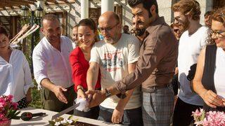 Bir Zamanlar Çukurova dizisi ekibinden 100. bölüm kutlaması