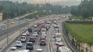 Kısıtlama sonrası İstanbul'da trafik yoğunluğu