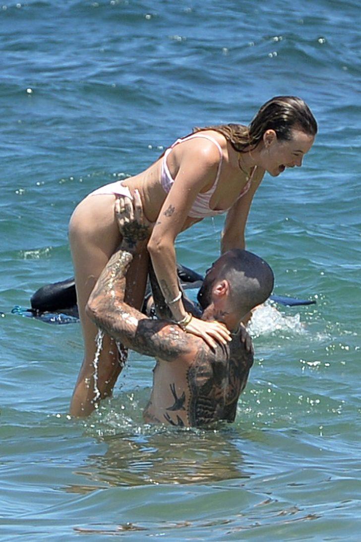 Adam Levine ile Behati Prinsloo tatilde  G4