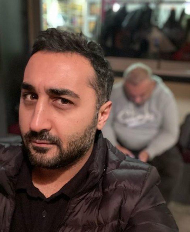 Güldür Güldür'ün Bilal'i Onur Buldu'nun öğretmen eşi güzelliği ile herkesi büyüledi! İşte ünlülerin bilinmeyen eşleri ve sevgilileri...  G1