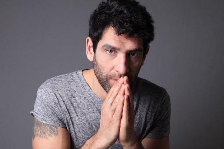 Güldür Güldür'ün Bilal'i Onur Buldu'nun öğretmen eşi güzelliği ile herkesi büyüledi! İşte ünlülerin bilinmeyen eşleri ve sevgilileri...  G5