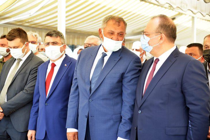 Bursalı iş insanı Hüseyin Özdilek'in annesi toprağa verildi G5
