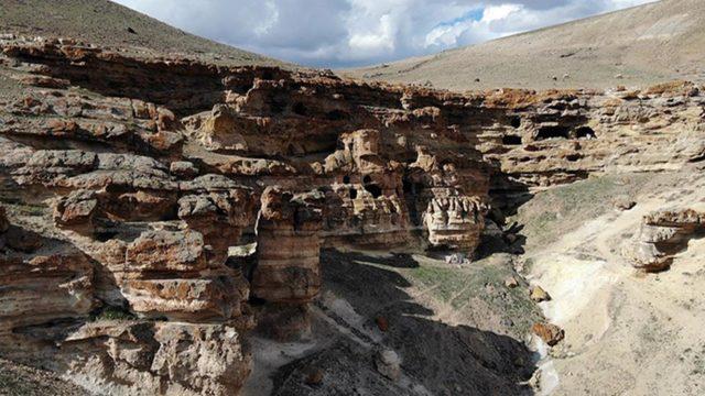 Kayaların oyulmasıyla ortaya çıkan ‘Yukarı Biligan Mağaraları’ ziyaretçilerini bekliyor