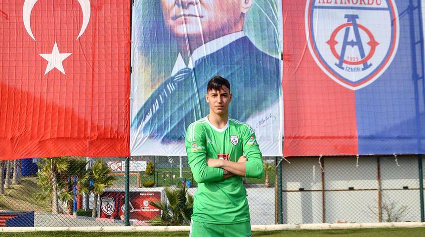 Altınordu'nun gözü kaleci Berke Özer'de