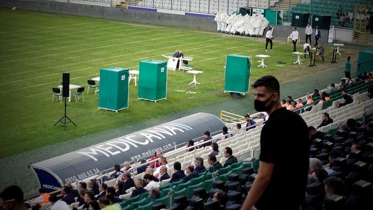 Bursaspor'un yeni başkanı Hayrettin Gülgüler mazbatasını aldı G5
