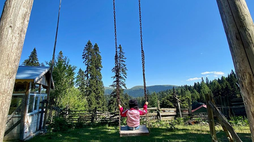 Düzce’de doğaseverlerin yeni adresi yayla tatili oldu