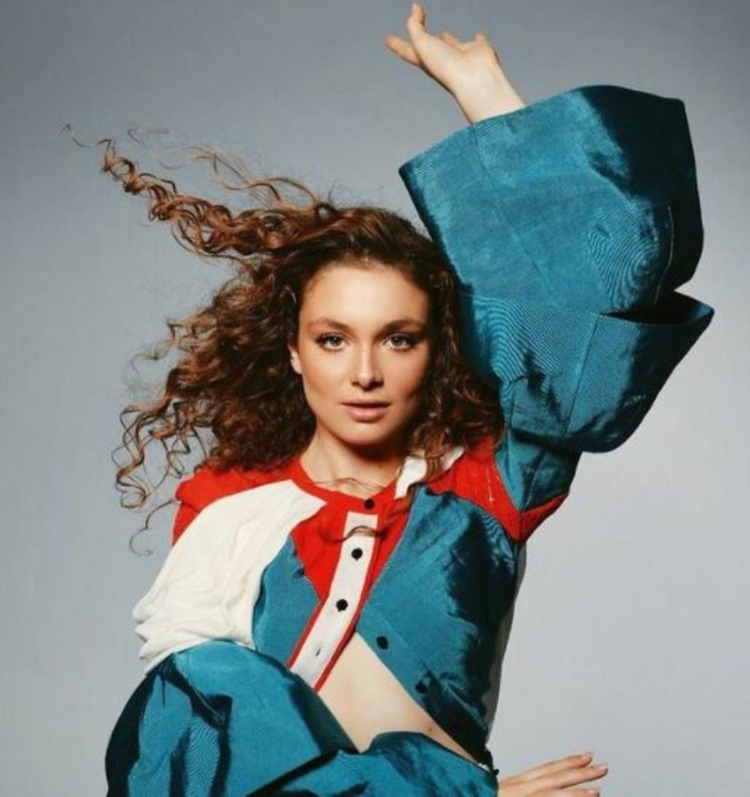 Aşkın Tarifi dizisinin Naz&rsquo;ı Serra Arıt&uuml;rk kimdir? Serra Arıt&uuml;rk ka&ccedil; yaşında ve nereli?