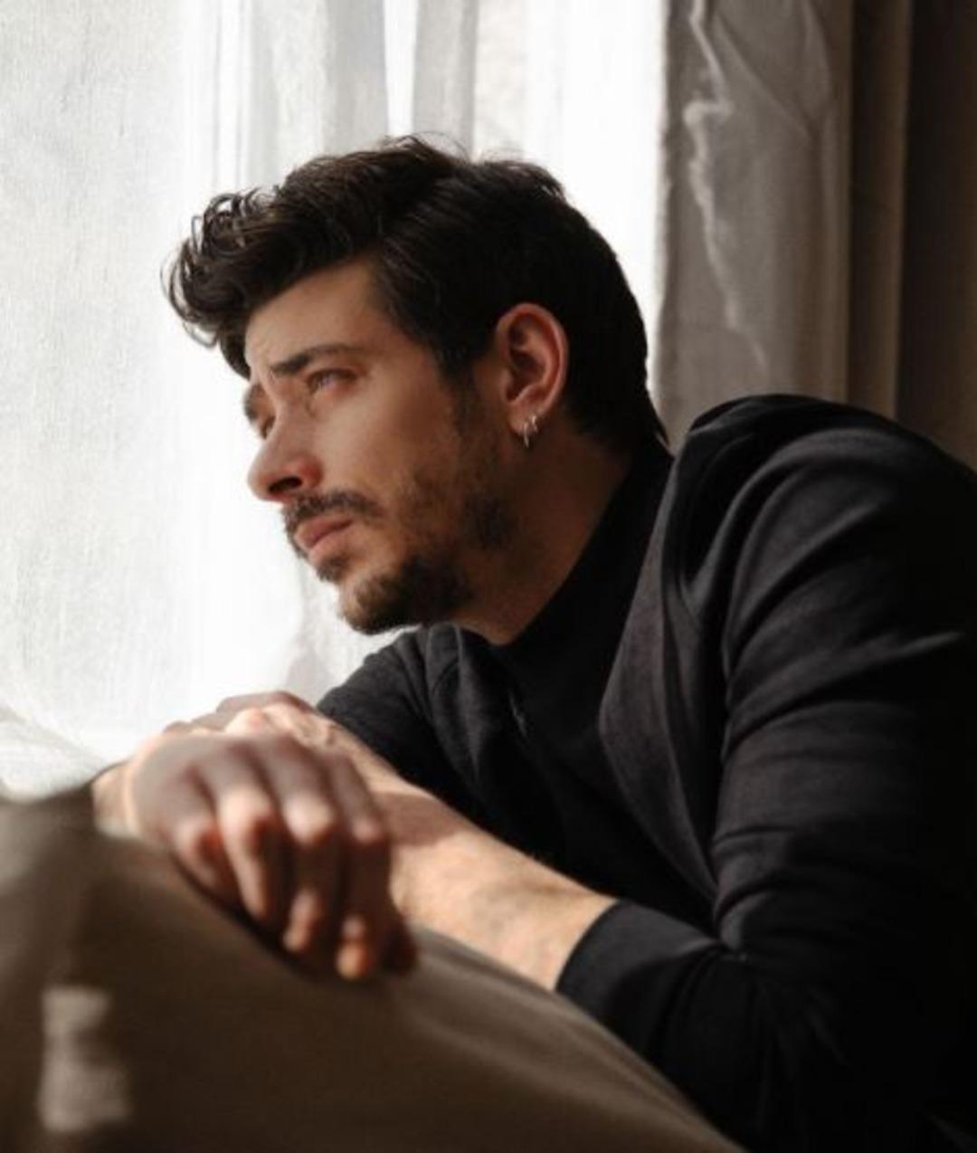 Aşkın Tarifi dizisinin Taylan&rsquo;ı Alper Saldıran kimdir? Alper Saldıran ka&ccedil; yaşında ve nereli?