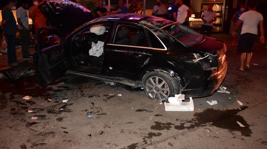 Aydınlatma direğine çarpan otomobil takla attı: 1 yaralı