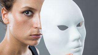 Mitomani nedir, belirtileri ve tedavisi nasıl olur? Mitomani nasıl fark edilir?