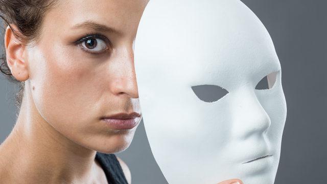 Mitomani nedir, belirtileri ve tedavisi nasıl olur? Mitomani nasıl fark edilir?