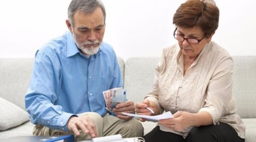 SGK ve Bağkur emeklilerine 460 TL! Emekli Sandığı'ndaki emeklilere ilave ödeme yapılacak