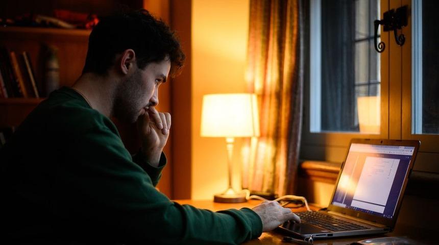 D&uuml;nya &ccedil;apında &ccedil;ok sayıda internet sitesine erişim sıkıntısı yaşandı