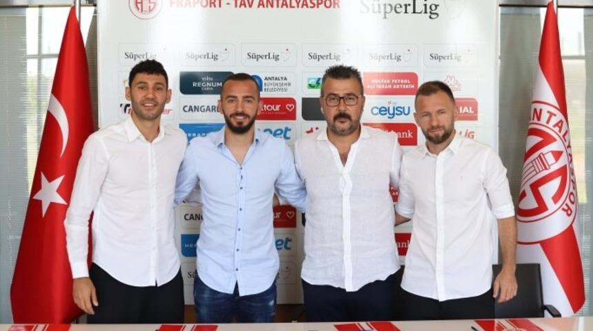 Antalyaspor, 3 futbolcuyla sözleşme imzaladı