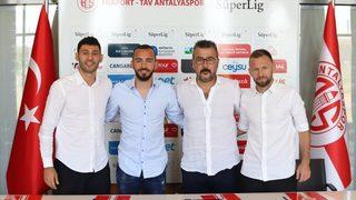 Antalyaspor, 3 futbolcuyla sözleşme imzaladı