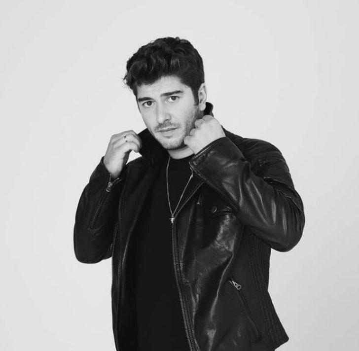 Çok Güzel Hareketler'in yakışıklı oyuncusu Oğuz Çelebi'nin sevgilisi güzelliğiyle büyüledi! Ekip arkadaşı ile evlenecek! G2