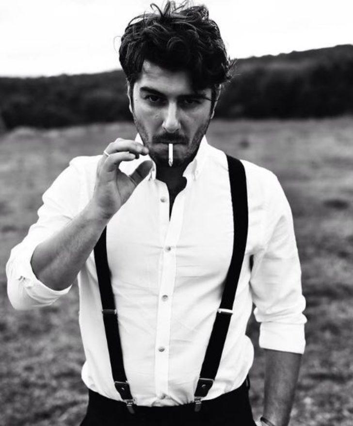 Çok Güzel Hareketler'in yakışıklı oyuncusu Oğuz Çelebi'nin sevgilisi güzelliğiyle büyüledi! Ekip arkadaşı ile evlenecek! G4