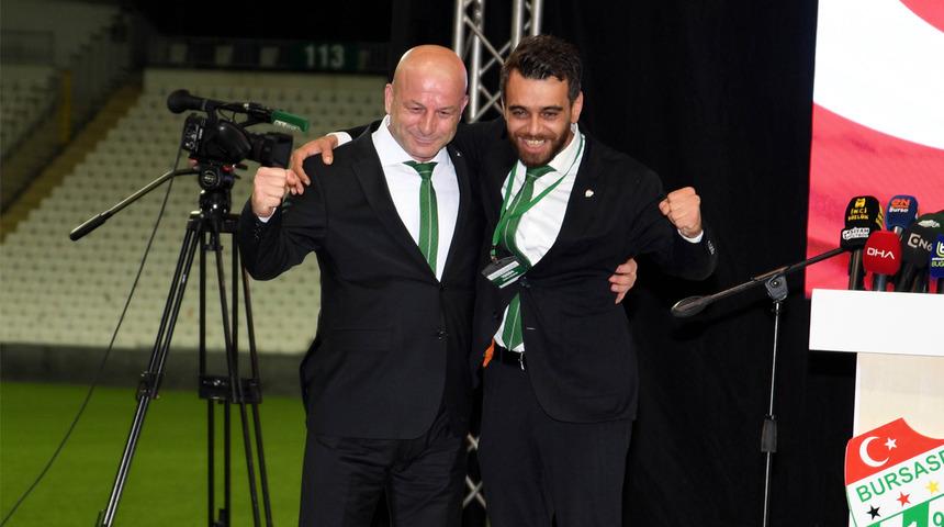 Bursaspor'da yeni yönetim futbolcu ve teknik heyetin alacaklarını ödedi