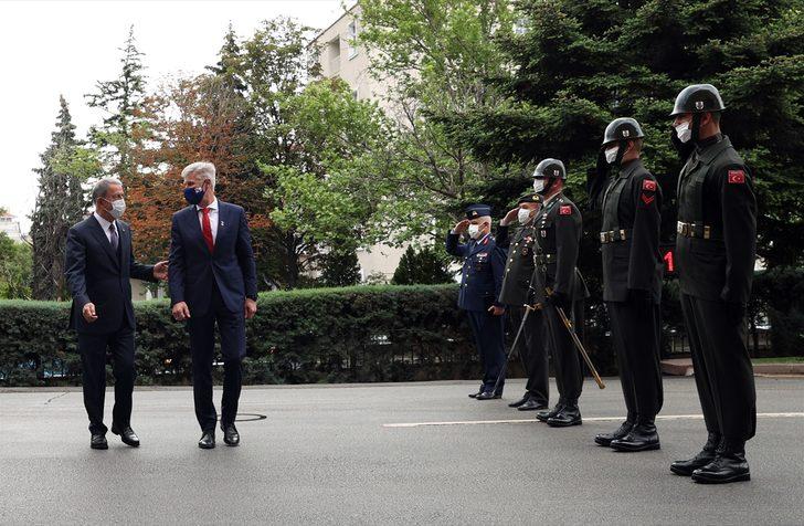 Akar, Letonya Başbakan Yardımcısı ve Savunma Bakanı Pabriks ile görüştü G2