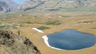 Mercan Dağları’nın ‘mavi boncukları’ doğaseverleri kendisine hayran bırakmayı sürdürüyor