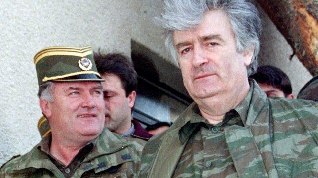 Bosnalı Sırpların eski lideri Radovan Karadziç ve Ratko Mladiç (1995)