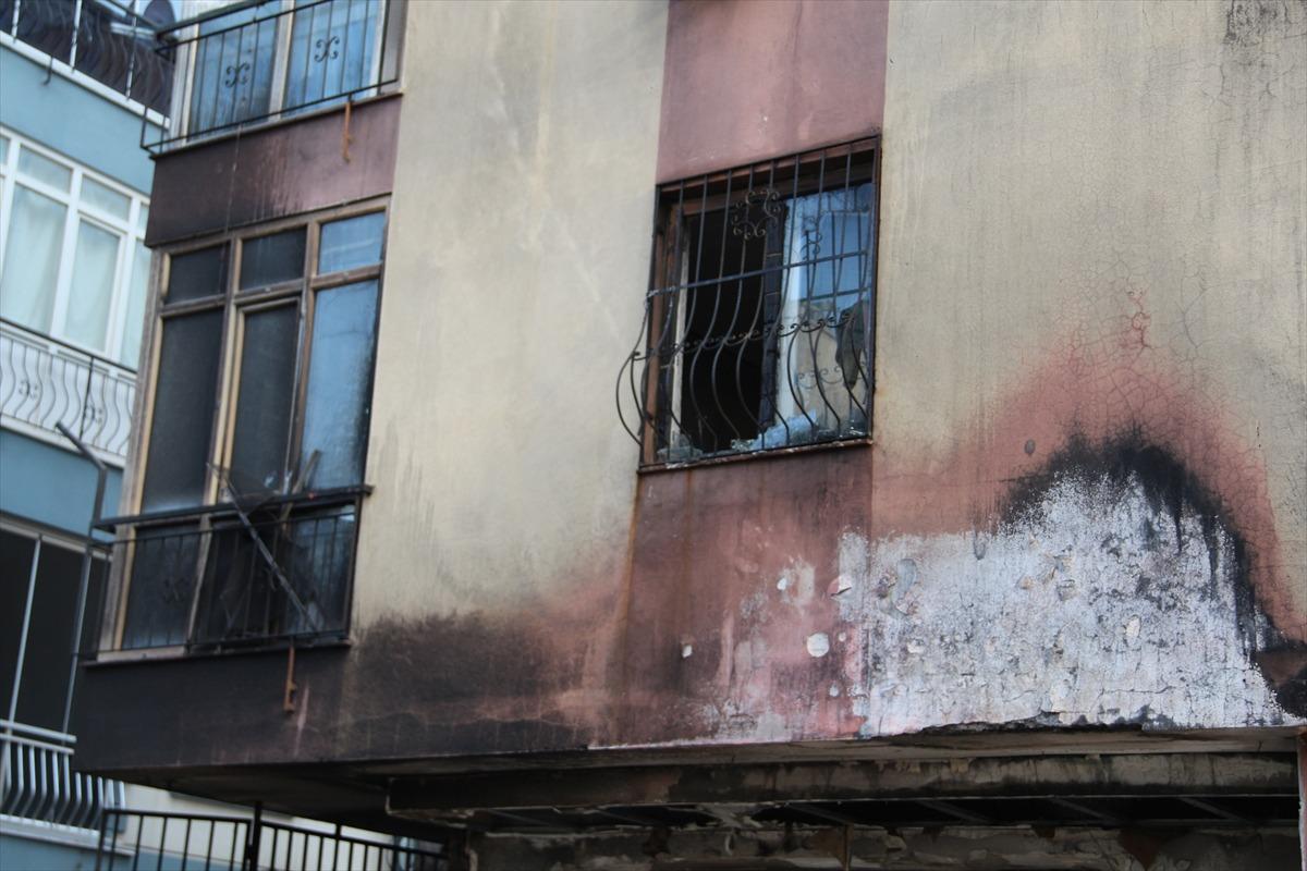 Antalya'da bir evde meydana gelen patlamanın ardından &ccedil;ıkan yangında bir kişi yaralandı