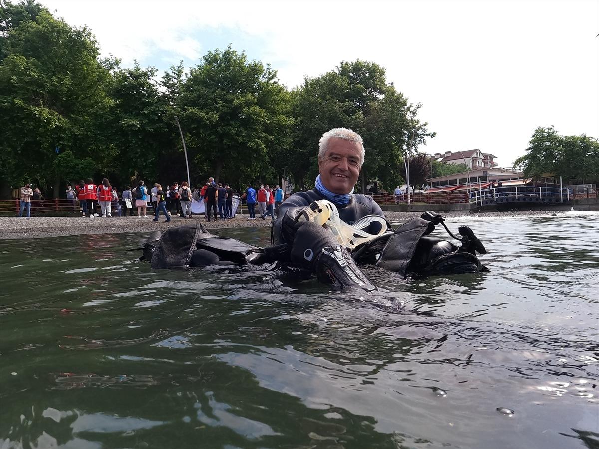 Kocaeli'de m&uuml;silaj temizliği seferberliğine dalış sporcuları da katıldı