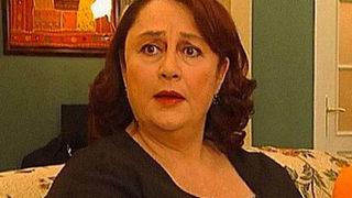 Ayşegül Atik kimdir? Ünlü sanatçı Ayşegül Atik neden öldü? Gerçek ismi nedir? Ölüm yıldönümünde anılıyor…