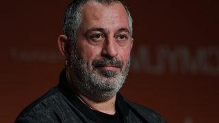 Cem Yılmaz o paylaşıma isyan etti:  Bir bitmediniz be! Nerede söylemişim bunu?