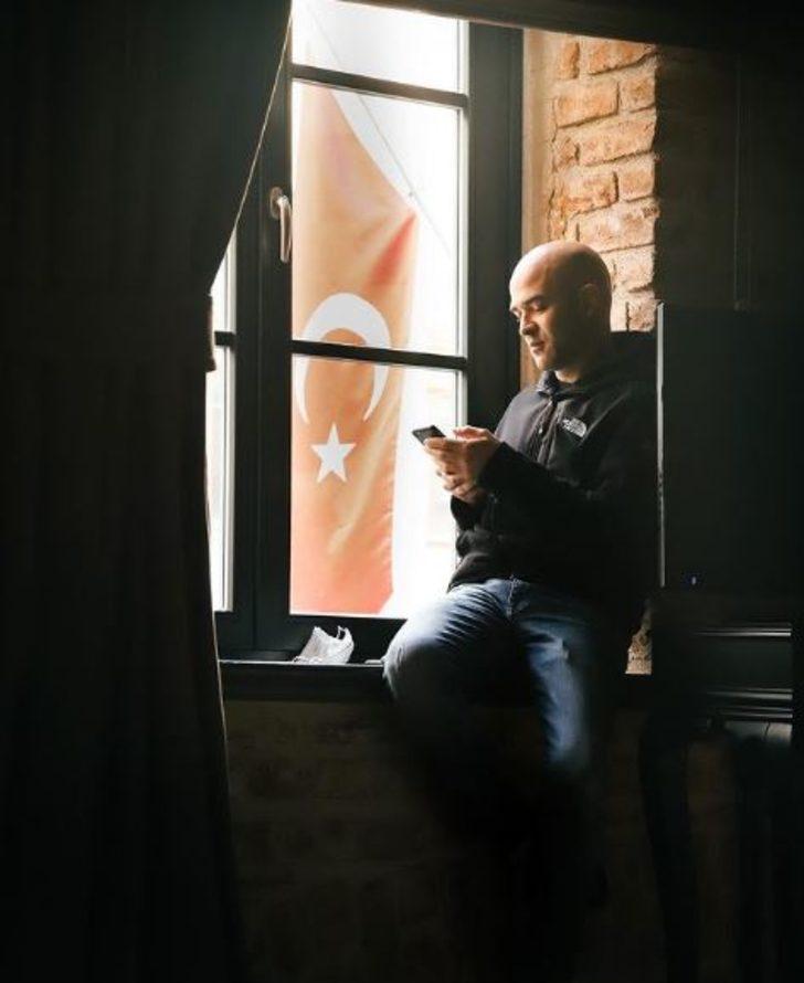 Şener Şen ile poz veren o minik çocuk bakın kim çıktı! İşte o ünlü ismin şimdiki hali G3