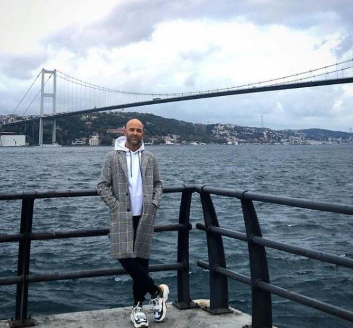 Şener Şen ile poz veren o minik çocuk bakın kim çıktı! İşte o ünlü ismin şimdiki hali G4