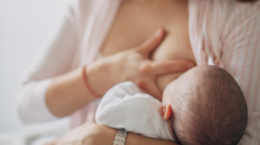 Bebek emzirmenin püf noktaları