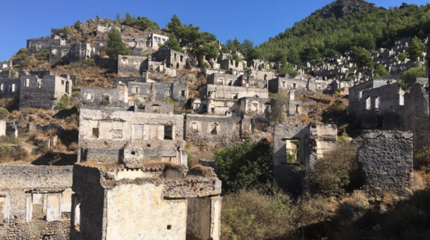 Kaderi terk edilmek olan ve hikayesiyle merak uyandıran bir yerleşim yeri: Kayaköy