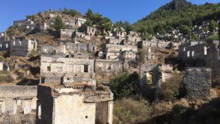 Kaderi terk edilmek olan ve hikayesiyle merak uyandıran bir yerleşim yeri: Kayaköy