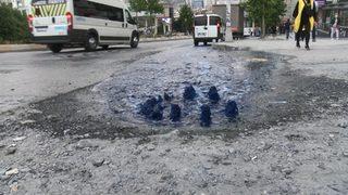 Endişelendiren görüntü! Rögarlardan mavi su fışkırdı