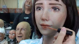 Kovid-19 için hemşire görünümlü robot geliştirildi!