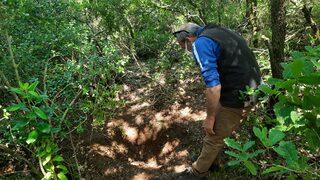 Kan donduran vahşet! Altınları için eşarpla boğup ormana gömdü