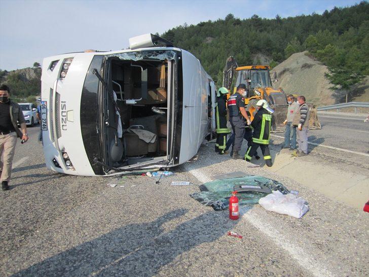 GÜNCELLEME - Denizli'de midibüs devrildi: 25 yaralı G2