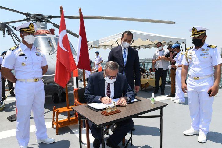 Mersin Valisi Su, KRI Sultan İskender Muda 367 Gemisi'ni ziyaret etti G1