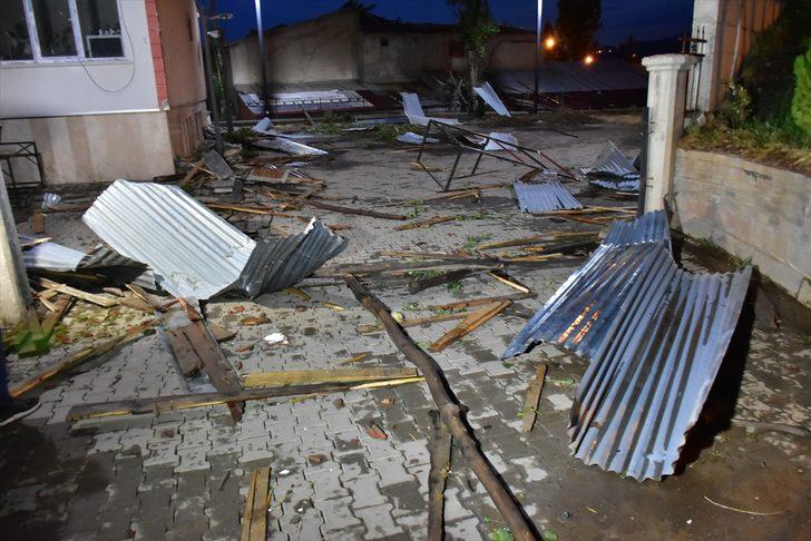 Bingöl'de şiddetli fırtına tekstil atölyelerinin çatısını uçurdu G2