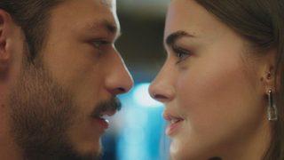 Cam Tavanlar dizisi 2. yeni bölüm fragmanı yayınlandı! Cam Tavanlar'da Leyla ve Cem aşkı alevleniyor!