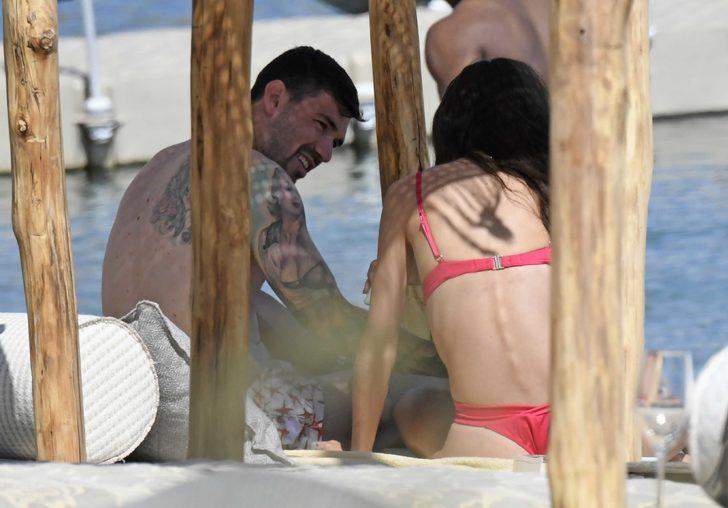 Ünlü futbolcu Alessio Romagnoli tatilde aşka geldi!  G4