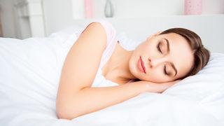 Uyumadan önce bunu yapmıyorsanız siz de risk altında olabilirsiniz! Cildinizin mahvolmaması için...