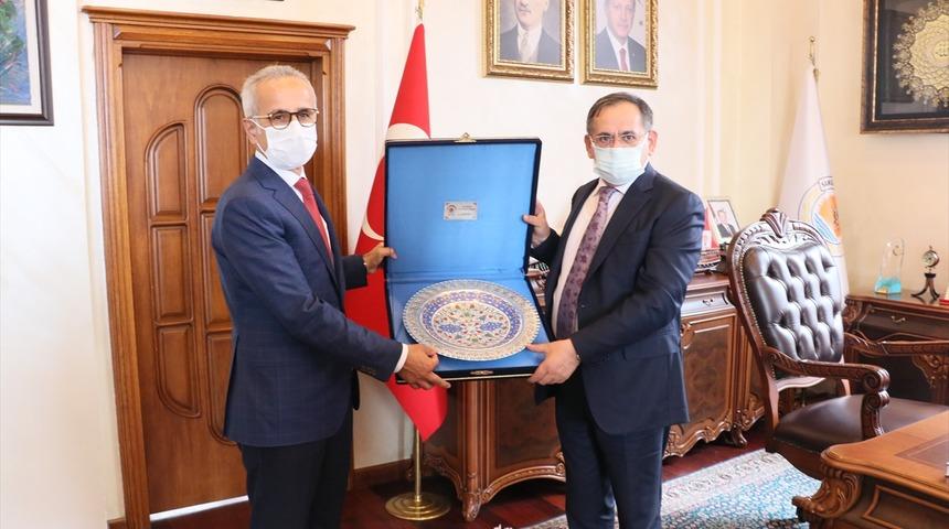 Karayolları Genel Müdürü Uraloğlu, Yeşil Yol Projesi ile bölünmüş yol çalışmalarına anlattı